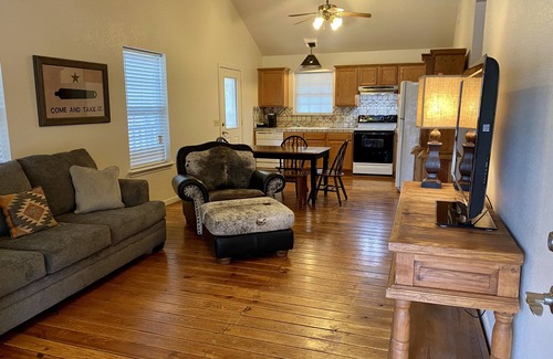 Ingram House | Secluded Brown House, 3BR/2BA, Sleeps 10, 2-Sided Porch, Grill, Firepit