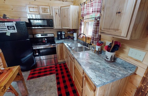 Logan Cabin | Secluded cabin for 2 in the Hocking Hills
