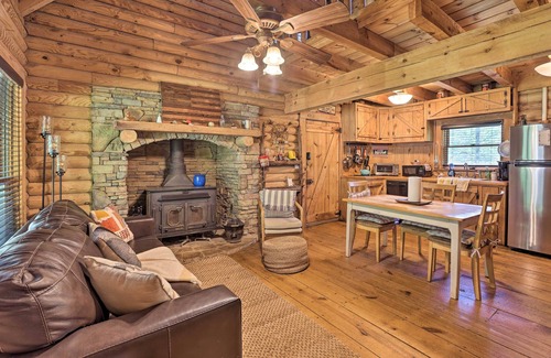Hueytown Cabin | Secluded Cabin w/Fishing Pond near Hunting!