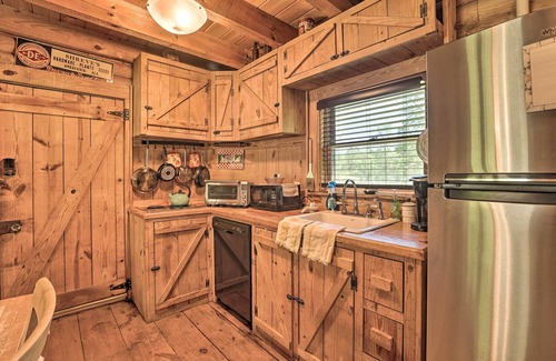 Hueytown Cabin | Secluded Cabin w/Fishing Pond near Hunting!