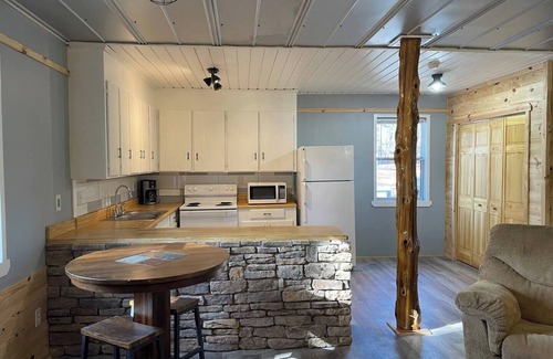 Batesburg Cabin | Secluded Cottage on a Pond