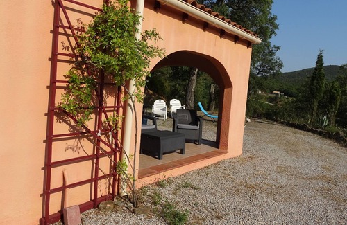 Montauriol Villa | Secluded country villa for 4 with pool and fantastic views