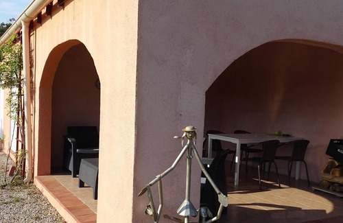 Montauriol Villa | Secluded country villa for 4 with pool and fantastic views