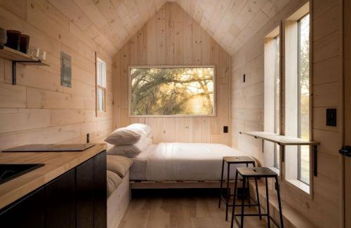 Corinth House | Secluded, Dog Friendly Tiny House on the Hudson River, near Saratoga Springs