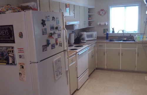 Manteo House | Secluded Family Friendly Bungalow