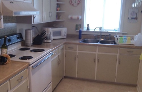 Manteo House | Secluded Family Friendly Bungalow