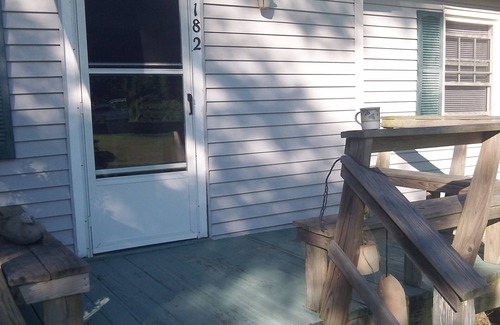 Manteo House | Secluded Family Friendly Bungalow