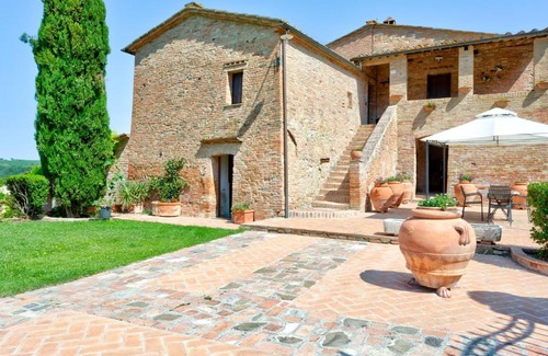 Vergelle House | Secluded Farmhouse in Montalcino with Swimming Pool