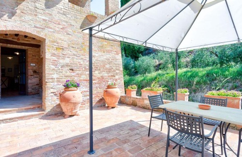 Vergelle House | Secluded Farmhouse in Montalcino with Swimming Pool