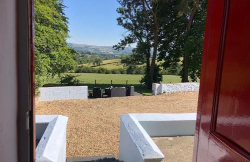 Lampeter House | Secluded farmhouse with views