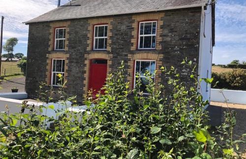 Lampeter House | Secluded farmhouse with views