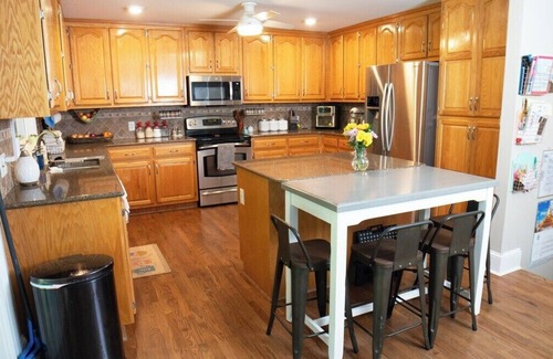 Suwanee House | Secluded/Fully Furnished/Slps 10