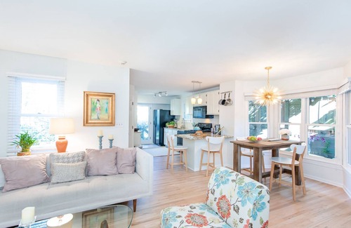 Inman Park House | Secluded garden apartment nestled between two Victorians