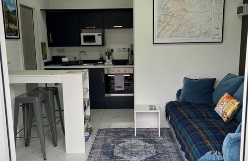 Kinlochleven Cabin | Secluded Highland Retreat with Wood-Fired Tub & Stunning Mountain Views