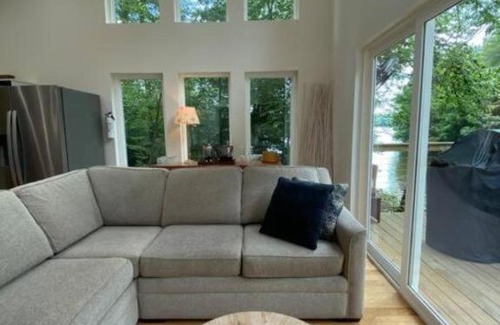 Monticello House | Secluded lakefront home With an EV charger