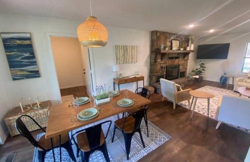 Eureka Springs House | Secluded Lakeview retreat by Eureka Springs-CANOE
