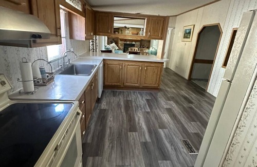 Swan Lake House | Secluded Lodge on 50+ Acres | High Speed WiFi