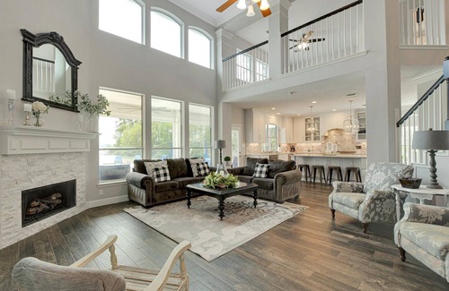 Montgomery House | SECLUDED LUXURY LAKEFRONT ESTATE. WOODED 2.6 ACRES OF PEACE AND RELAXATION.