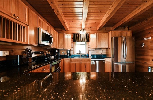 Oxford Cabin | Secluded Maine cabin with breathtaking views