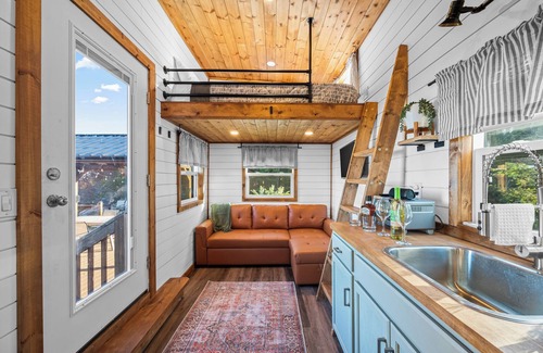 Vonore Cabin | Secluded Mountain Getaway - 2 Cozy Tiny Homes with SPECTACULAR views