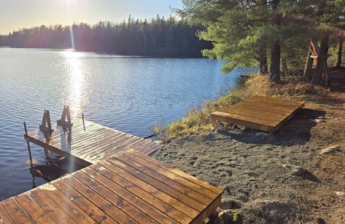 Clear Lake Cabin | Secluded Muskoka Glamping Cabin with Private Lake & Trails
