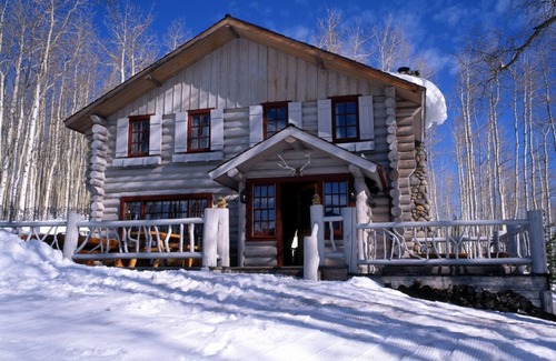 Beaver Creek Cabin | Secluded On-Mountain Trappers Cabin with Private Hot Tub by RedAwning