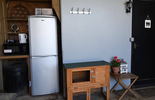 Stoke Rivers Cabin | Secluded, peaceful large Shepherd hut on 14 acre smallholding.