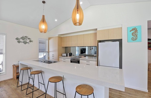 Amity Point House | Secluded & Private Stunning Beach House