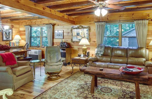 Burnsville Cabin | Secluded & Rustic Cabin on South Toe River!