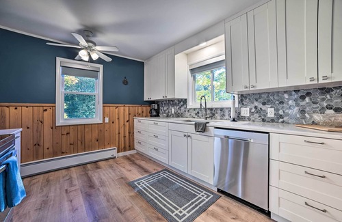 Suttons Bay Cottage | Secluded Suttons Bay Retreat w/Fire Pit!