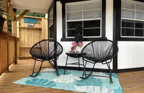 Hampstead House | Secluded Tiny House in Hampstead, North Carolina and near Top Sail Island, Perfect for a Weekend by the Sea