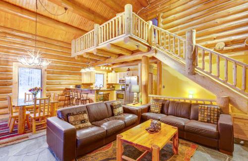 Mayfield House | Secluded Traverse City Retreat 11 Mi to Downtown!