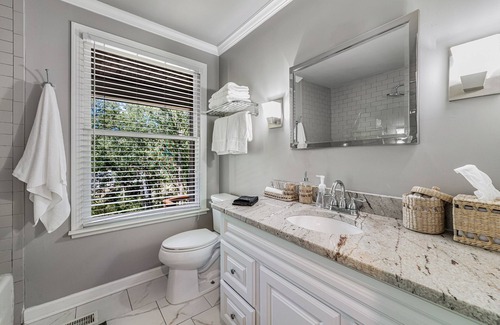 Hillwood House | Secluded Wooded Haven in the Heart of Nashville