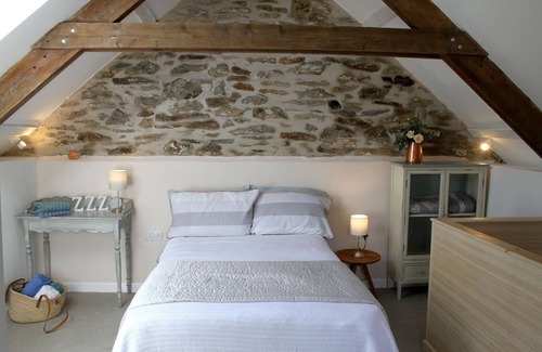 New Moat House | Secluded yet central peaceful and quiet. Converted barn close to Narbeth