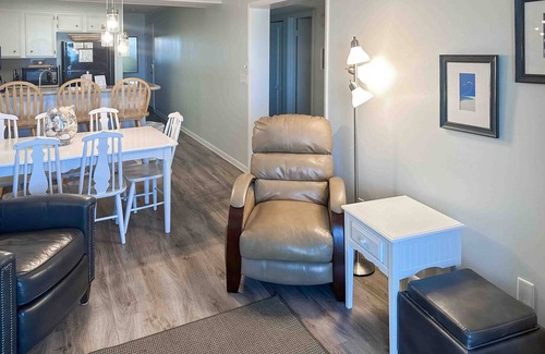 Atlantic Beach Condo | Second-Floor Condo in Oceanfront Location w/Shared Pool, Free WiFi, Water Views
