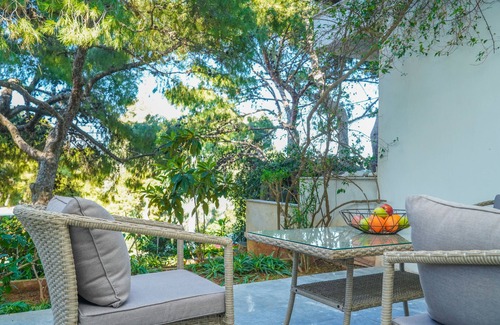 Vouliagmeni Apartment | Secret Aktis by BluPine