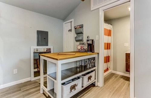 Fairfax Apartment | Secret Garden of Avondale