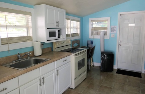 Altamont Manor Apartment | Secure Spring sun and your desired accommodation at TOP PRICES now!