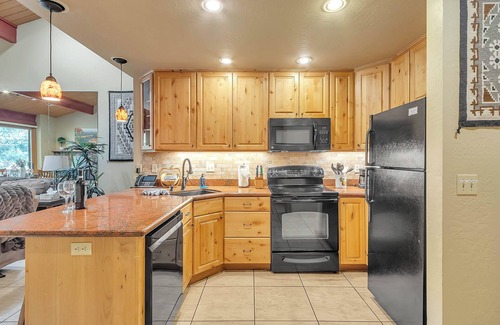 Sedona Condo | Sedona Oak Creek Canyon Cottage- Walk to Creek+ Nestled in Trees-Serene & Peaceful!