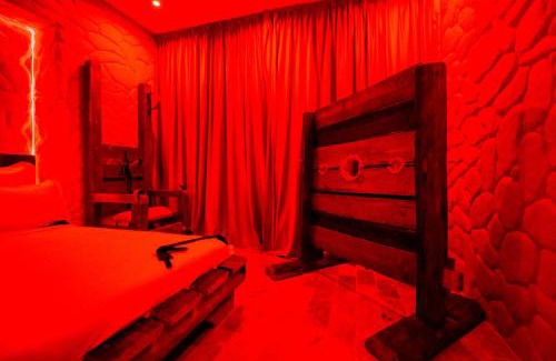 Sector 4 Apartment | Seductive refuge Red rooms Bucharest