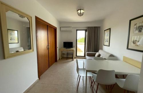 Punta del Moral Apartment | SEGUNDA PLANTA EN PRIMERA LINEA EN URB. JARDINES DE ISLA CANELA