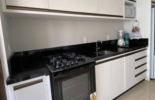 Castelo Branco Apartment | SEGURO, 2 QUARTOS, TODO REFORMADO, 200m DO MAR, WiFi