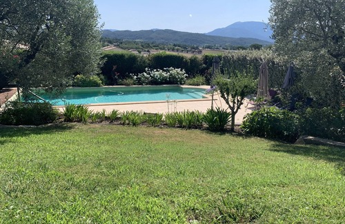 Vaison-la-Romaine Villa | Self-catered villa with private pool in a flowery garden with trees