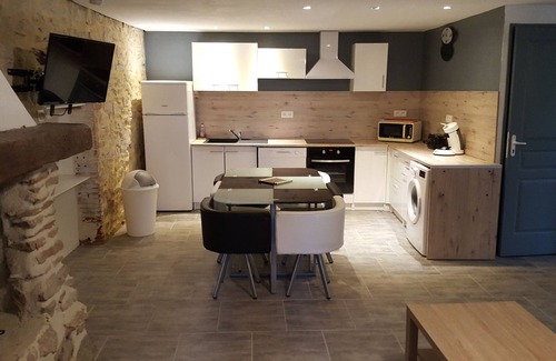 Saint-Remeze House | Self-catering cottage "La Bergerie