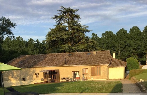 Roumagne Other | Self catering Holiday Gites with Wifi - Les Tournesols
