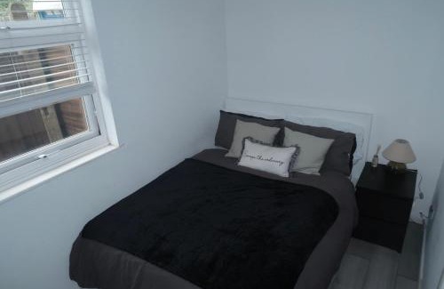 Finchley Apartment | Self-Contained 1-Bed Flat in North Finchley