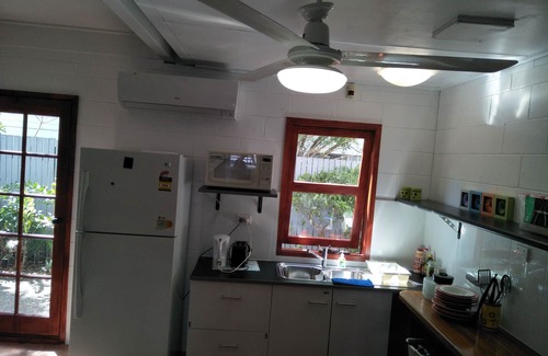 Parramatta Park House | Self Contained Studio - Air-conditioned WiFi