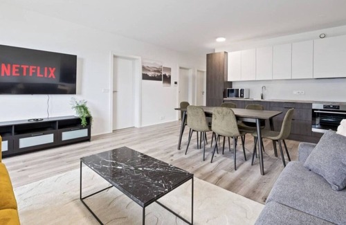 Selfoss Apartment | Selfoss Secret: Free parking - King bed - Netflix