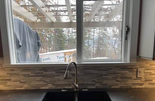 Central Okanagan Apartment | semi detached house close to the lake 35 mn from Vernon