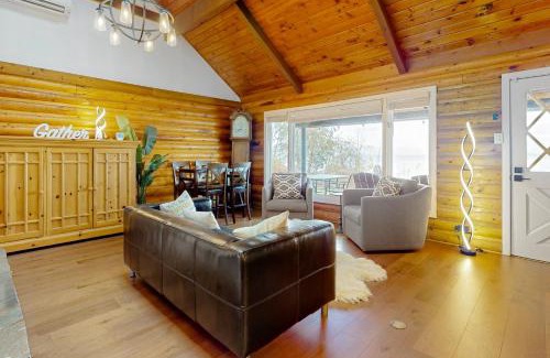 Blaine House | Semiahmoo Bay Splendor